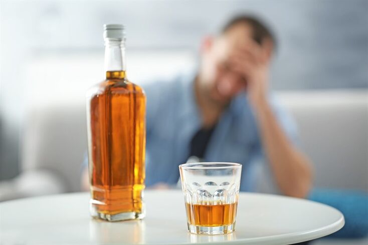 Drinking alcohol negatively affects the erection function of men